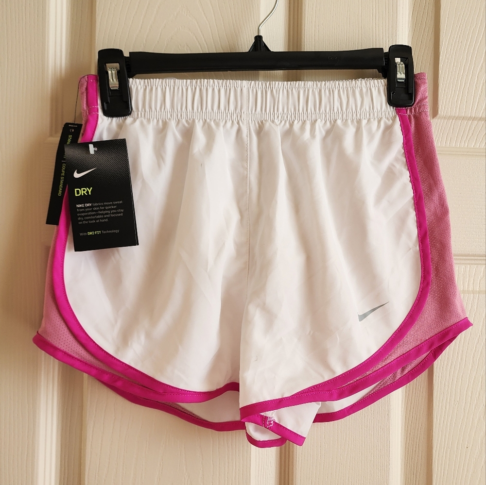 Women's Nike running Shorts NWT
